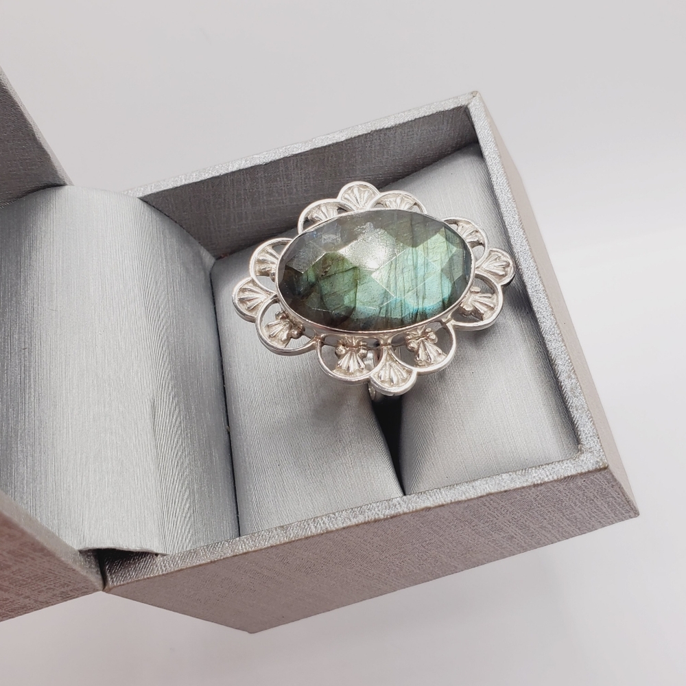 Labradorite Ring - Picture 8 of 9